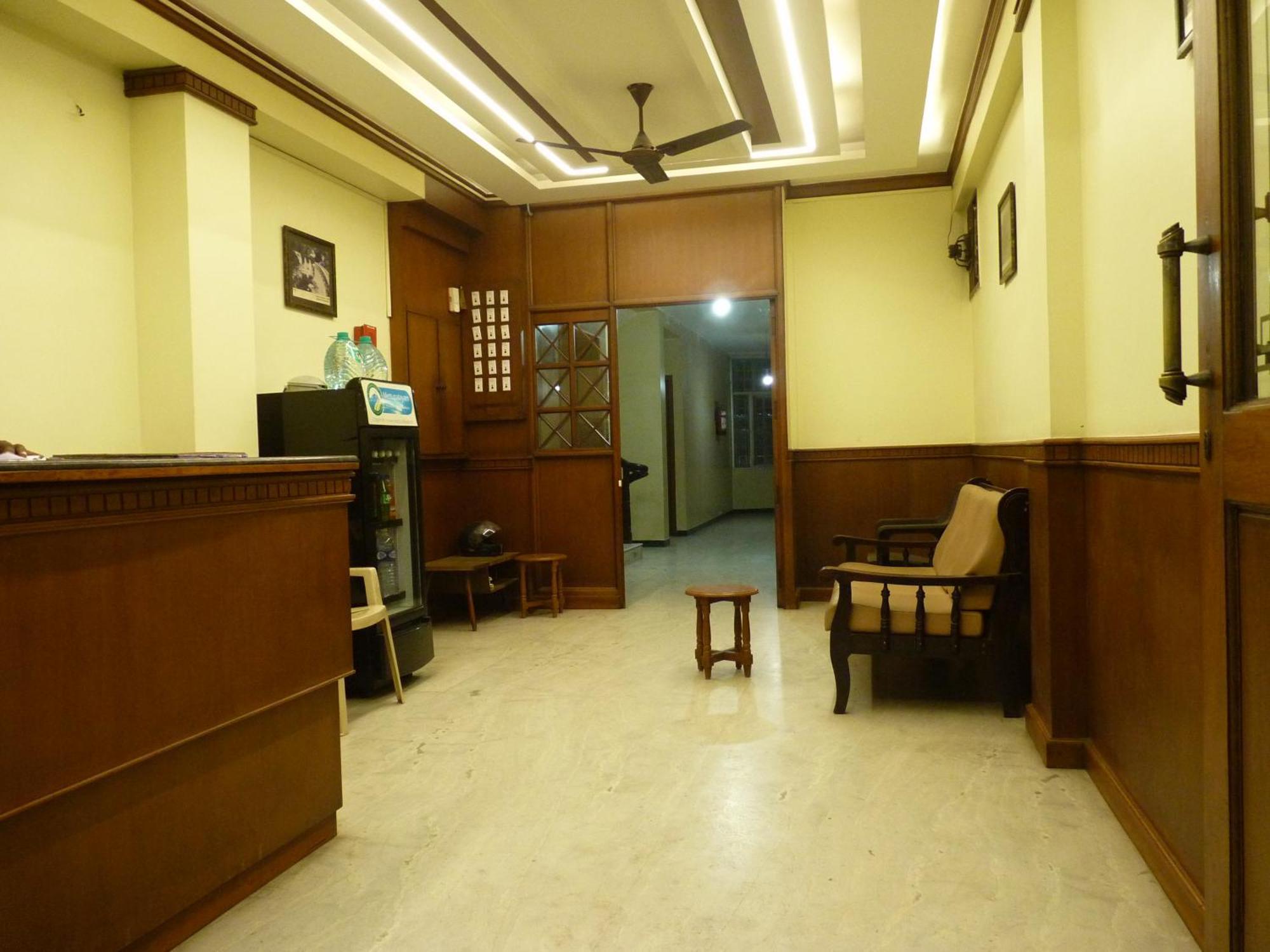 Nanda Lodge Mettuppalaiyam  Exterior photo